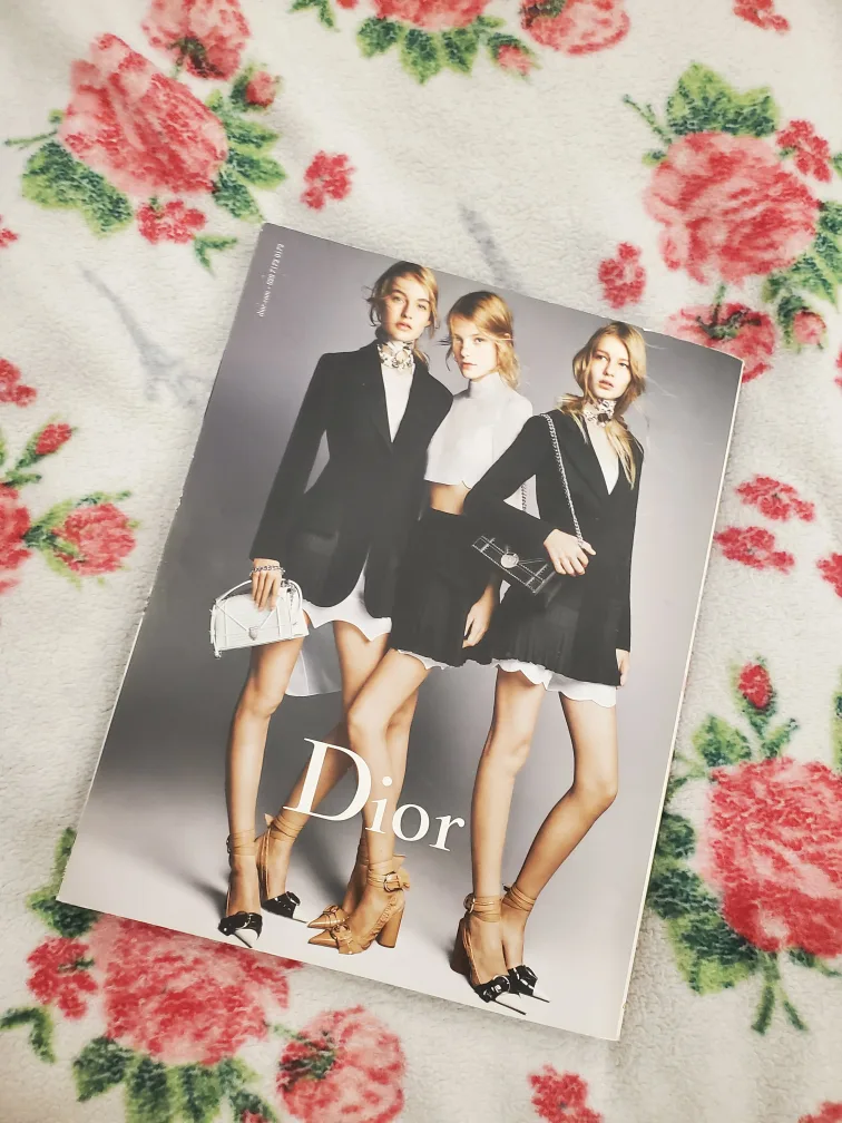 LOVE Magazine Issue 15 - Spring/Summer 2016 image indicator(3)