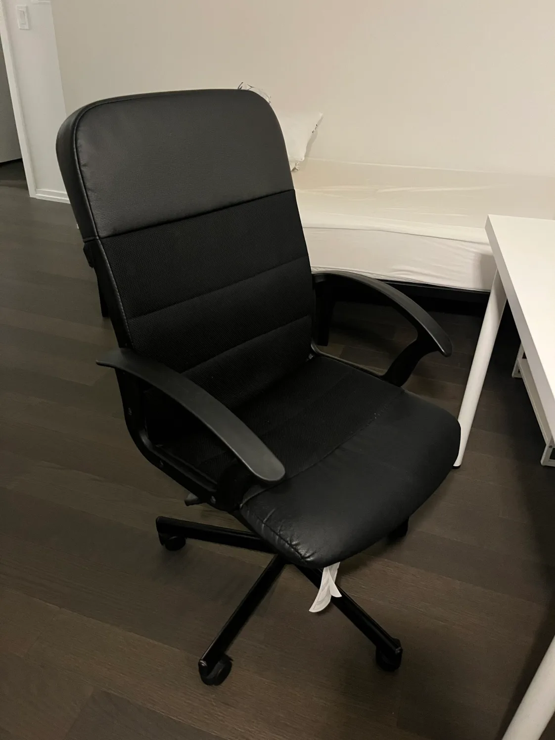 IKEA Black office chair thumbnail
