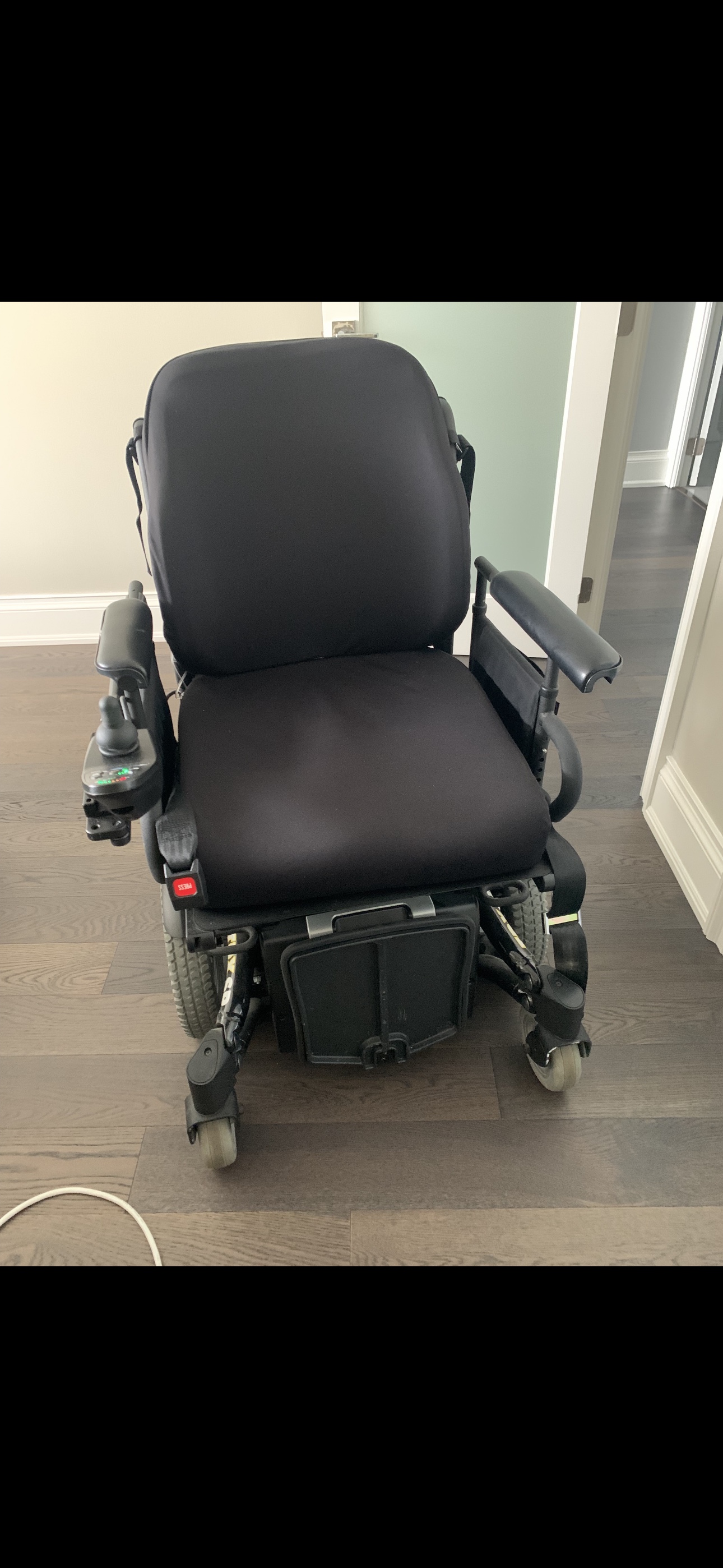 Electric Wheelchair - photo 2