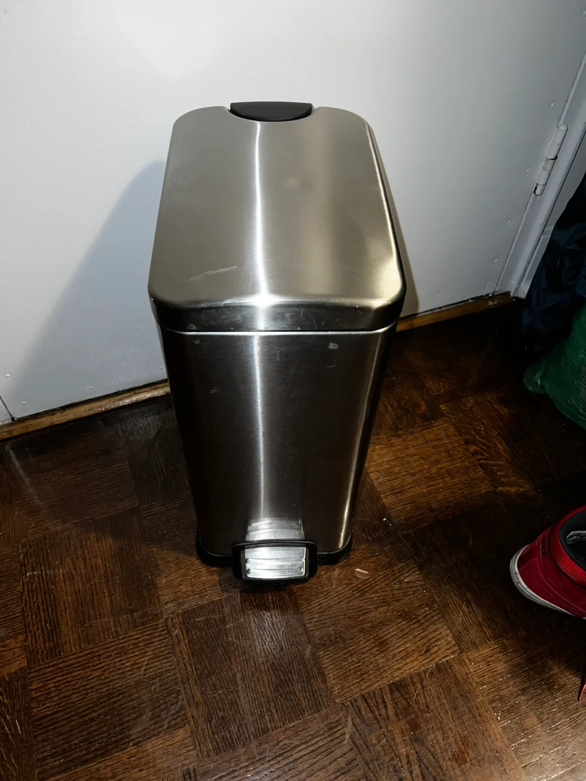 Soft Closing Garbage Bin thumbnail
