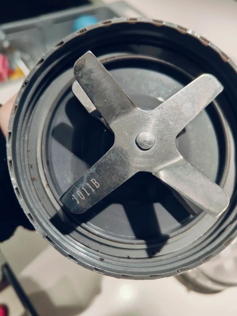 Nutribullet 2 blade and 4 Cups, only $10 for Everything image indicator(2)