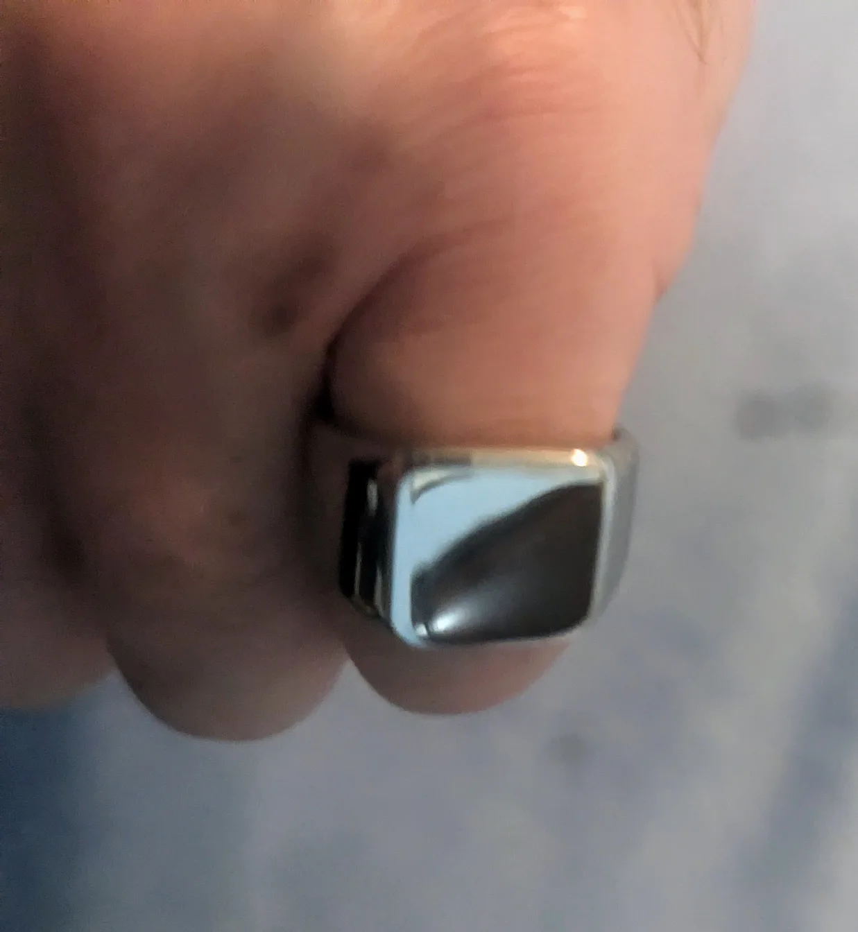 Men's / Teen s  Unisex Titanium Classy Ring / Size 9 image indicator(3)