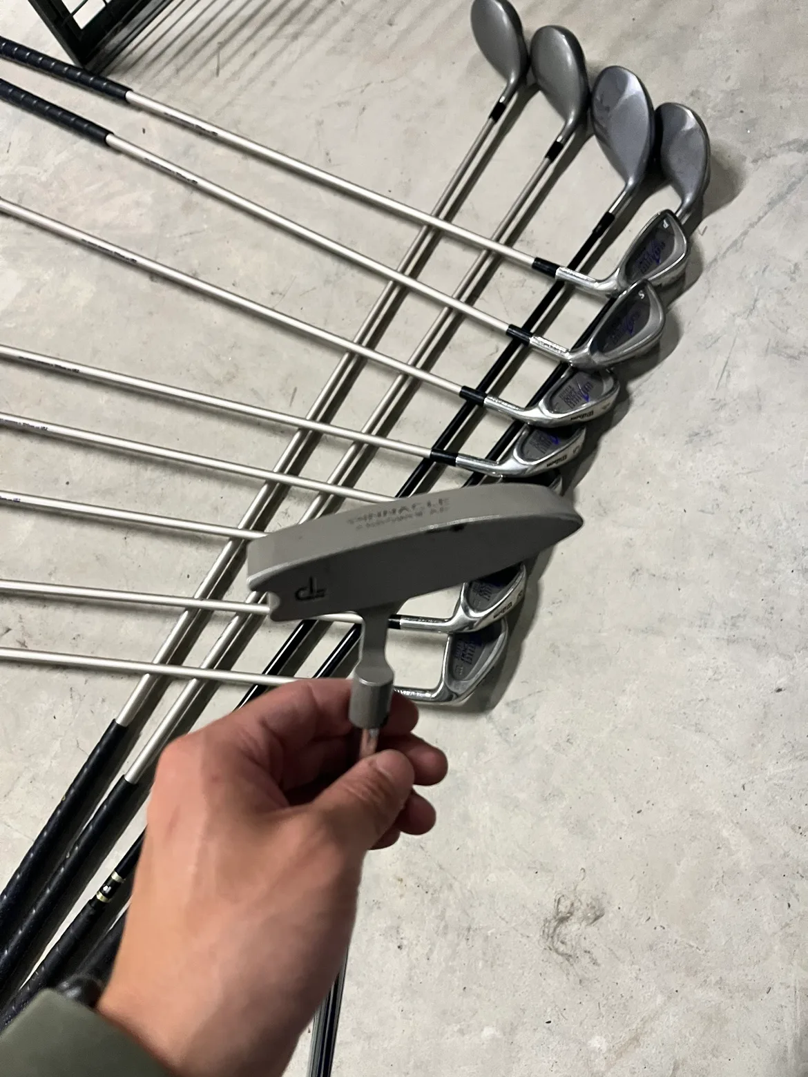 Golf Set RH Women’s with a Nike bag image indicator(4)