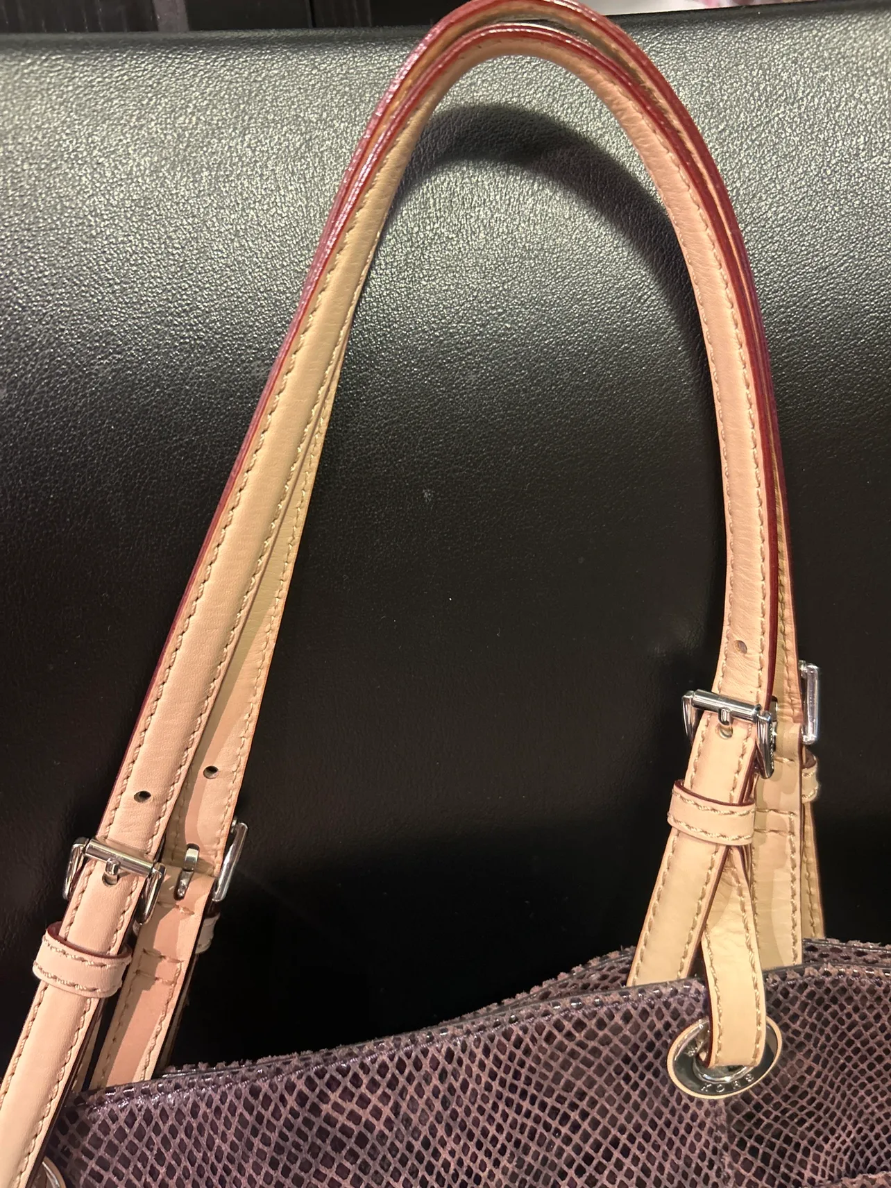 Michael Kors Snakeskin Printed🐍 Tote image indicator(8)