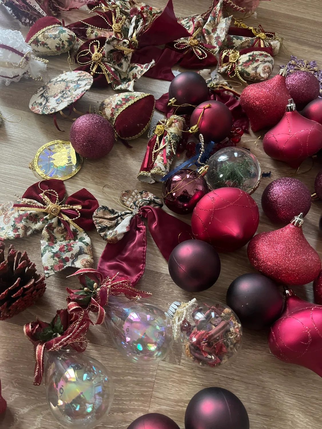 Christmas Ornament Lot image indicator(2)