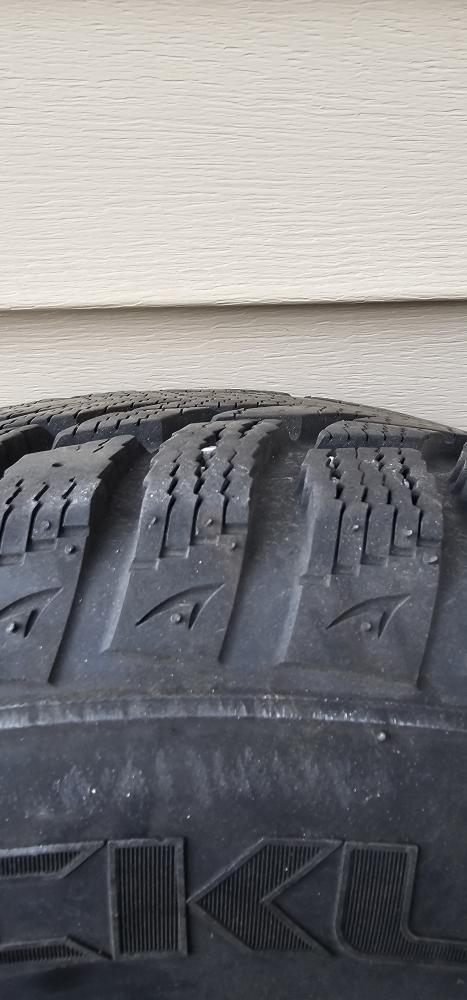 Hyundai Sonata 215/60R16 Winter Tires - photo 2