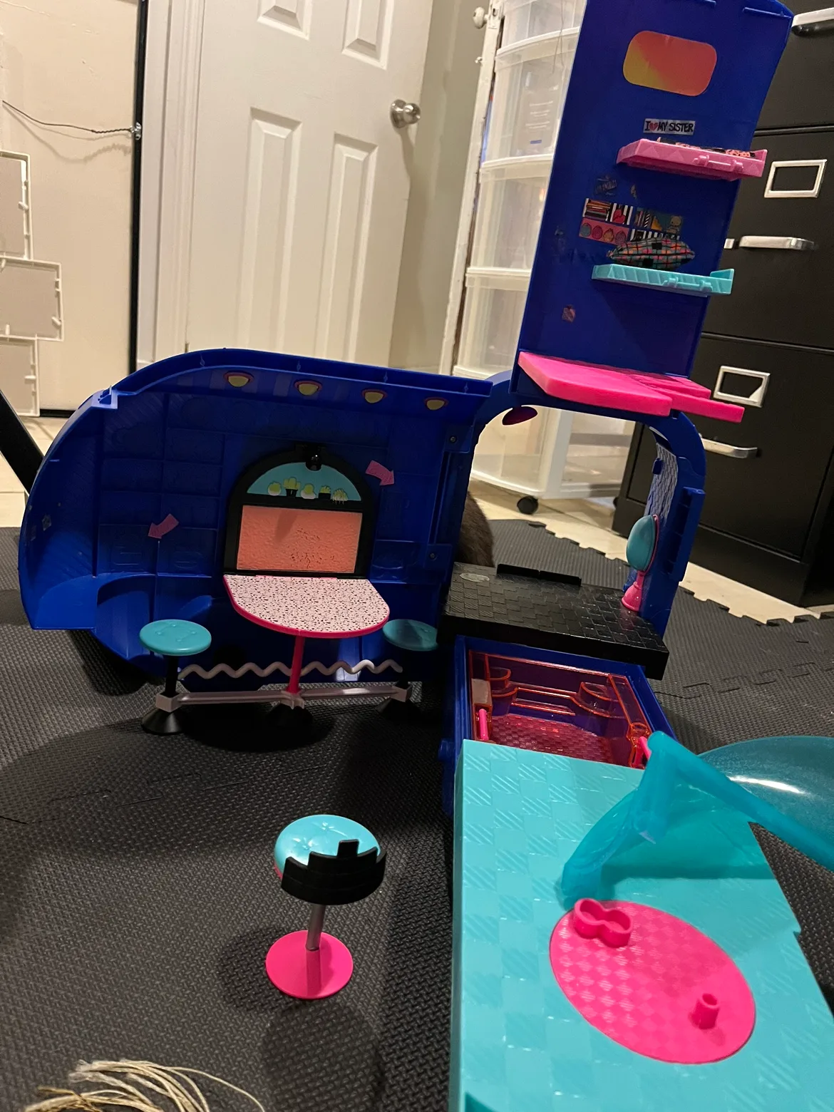 LOL Surprise! OMG Glamper Van Playset 4-1 image indicator(2)