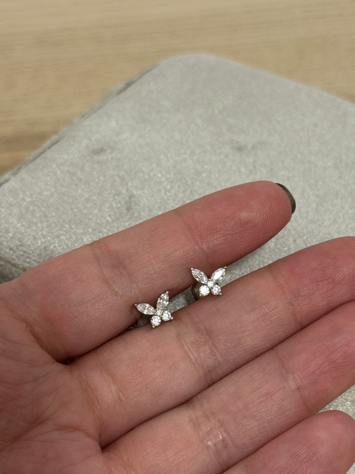 APM Monaco BUTTERFLY STUD EARRINGS - photo 4