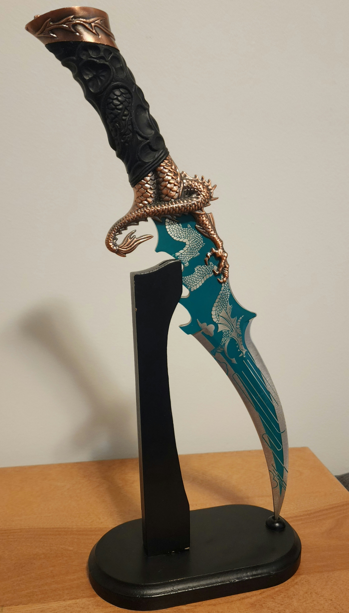 Dragon Dagger with Stand