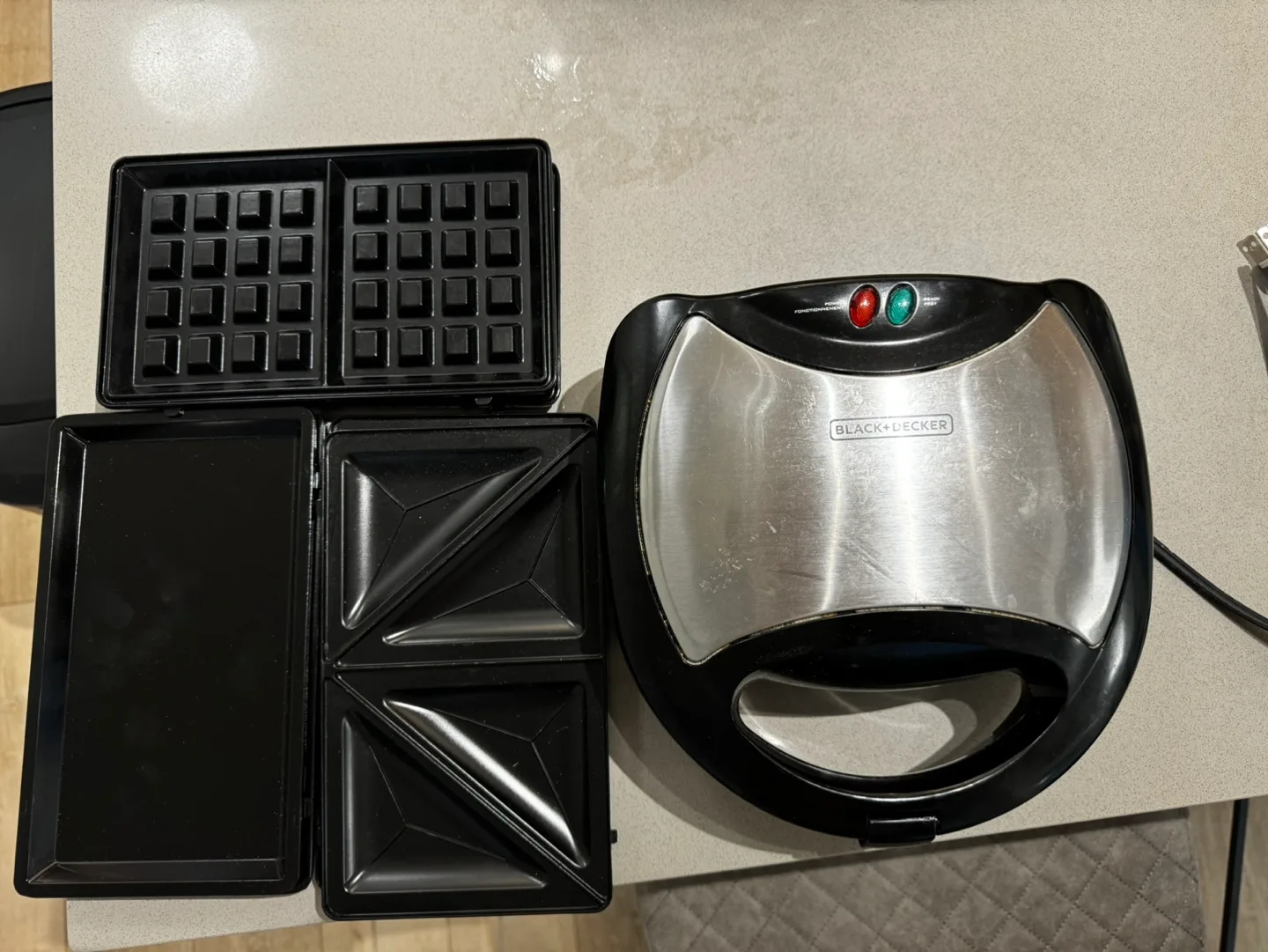 Black + Decker 4-in-1 Grill, Waffle & Sandwich Maker thumbnail