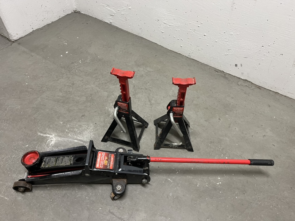 Car Jack, Jack Stands & Oil Drain Pan - photo 2
