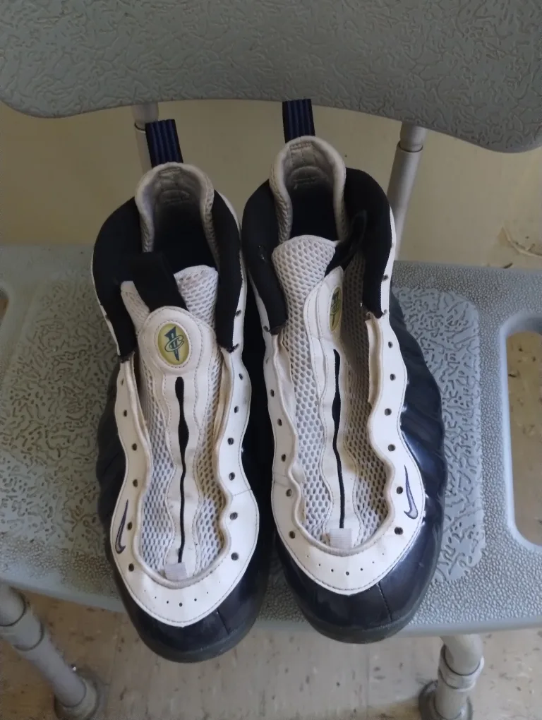 Nike Air Foamposite One image indicator(3)