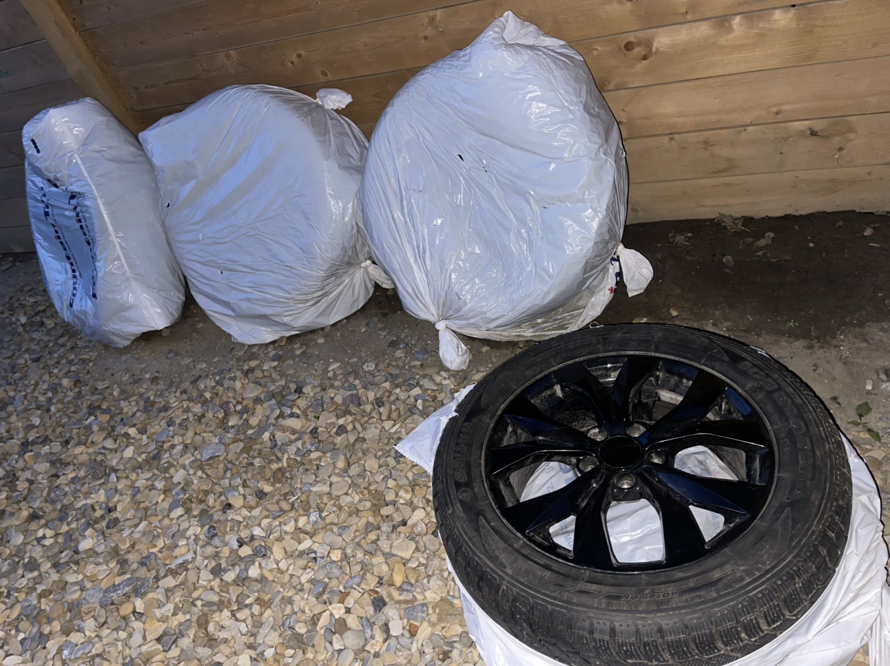 Set of 4 Winter Tires and Alloy Rims - photo 2