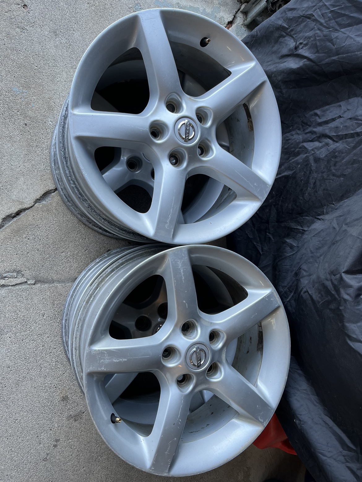 Nissan 17" Wheels