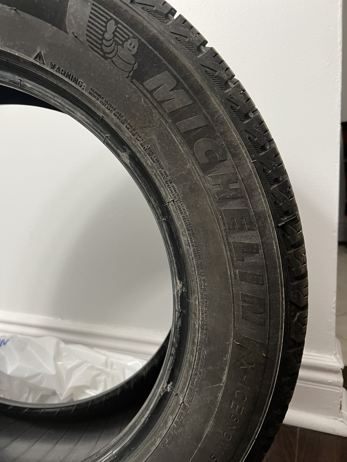 Michelin X-Ice Xi3 Winter Tires 235/60R18
