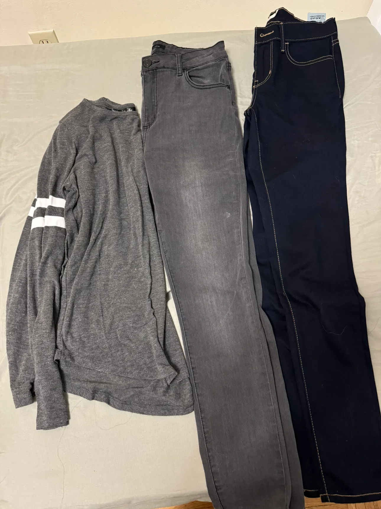 3 Piece Women's Clothing Bundle thumbnail