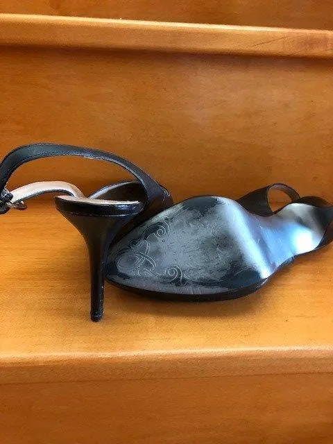 Tahari Navy Slingback Heels image indicator(5)