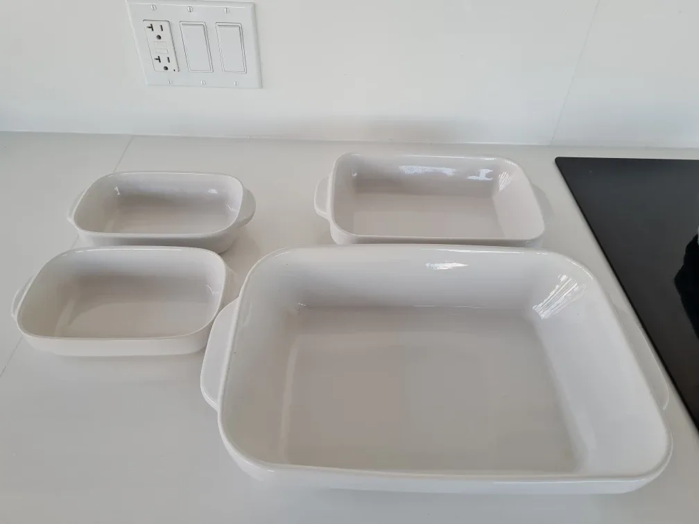 Set of 4 Baking Dishes thumbnail