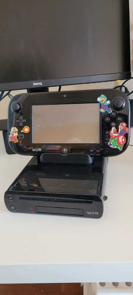 Wii U Console with Games & Accessories image indicator(2)