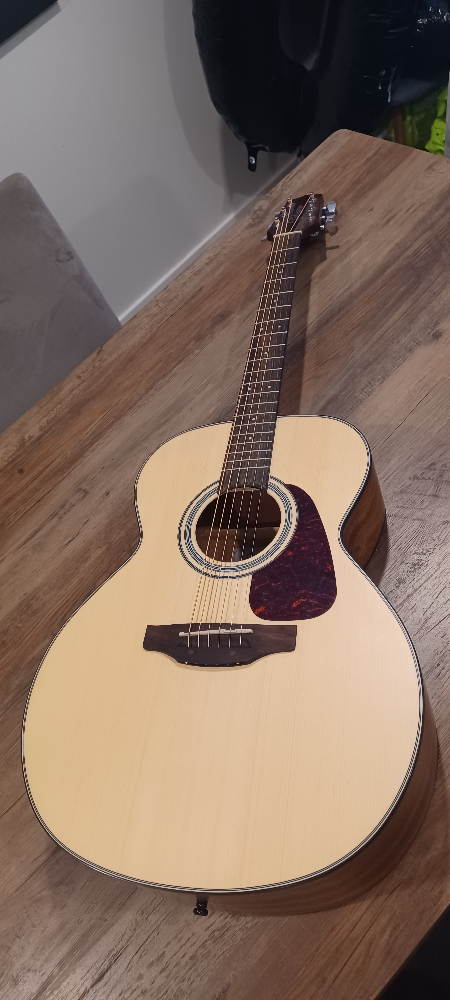 Acoustic Guitar - photo 2