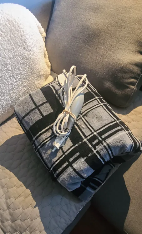 Sunbeam Electric Heated Throw Blanket thumbnail