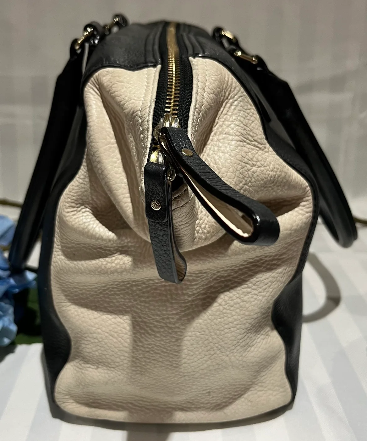 Kate Spade Large Leather Bag image indicator(5)