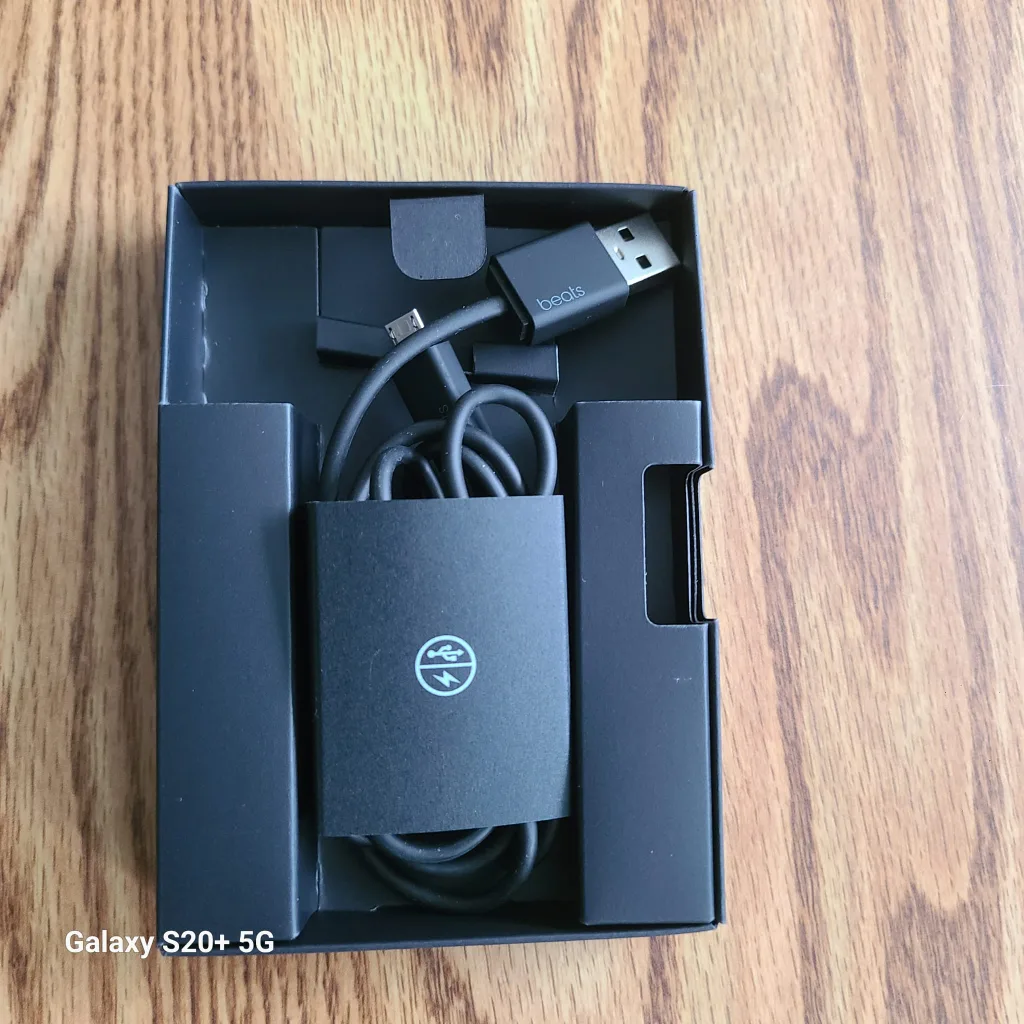 Beats Solo3 Wireless Headphones - Rose Gold image indicator(9)