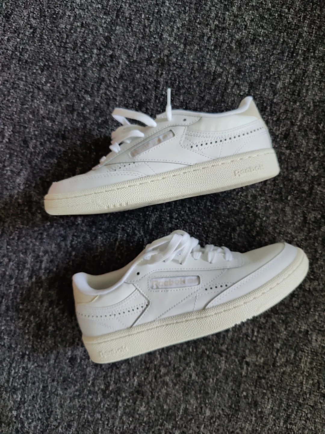 🌟 Brand New, never worn, Reebok Club C 85 Shoes Women's 👟 thumbnail