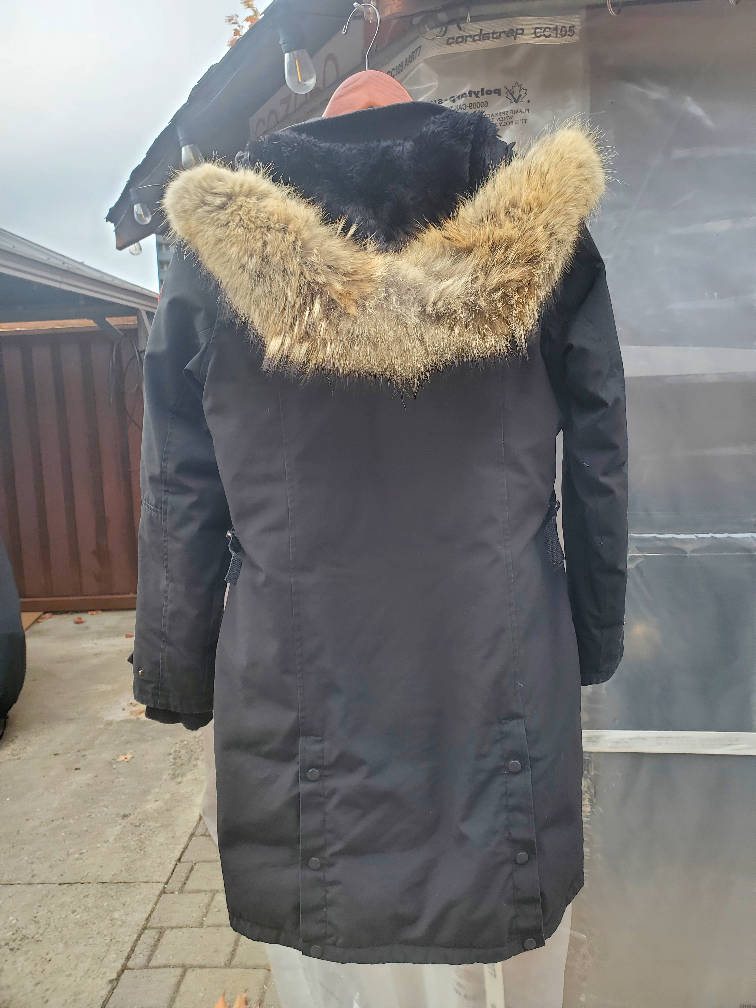 Canada Goose Jacket - photo 3