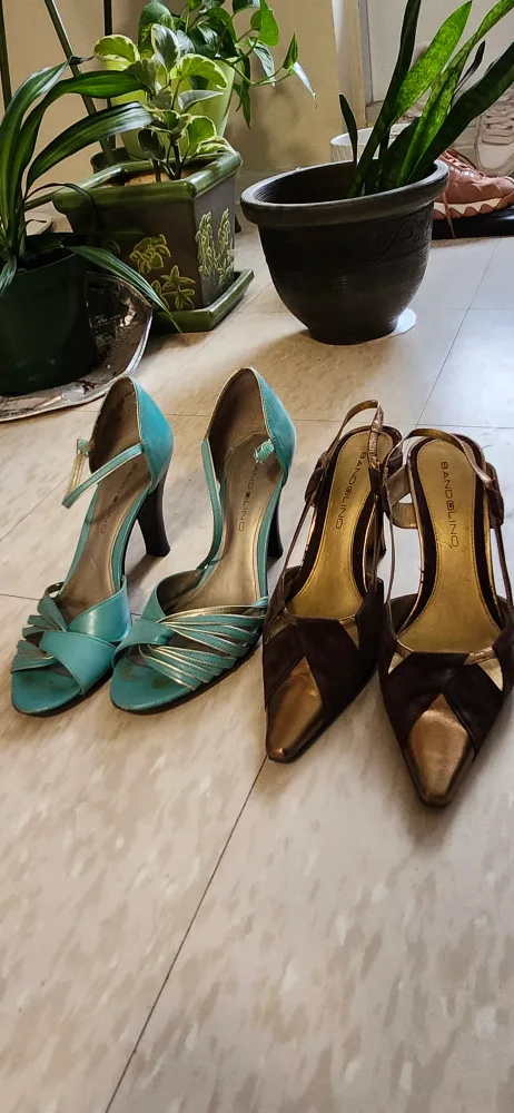 ☑️Bandolino Heels 2 pairs thumbnail