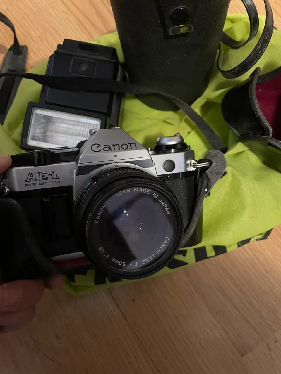 Canon AE-1 Program 35mm Film Camera image indicator(8)