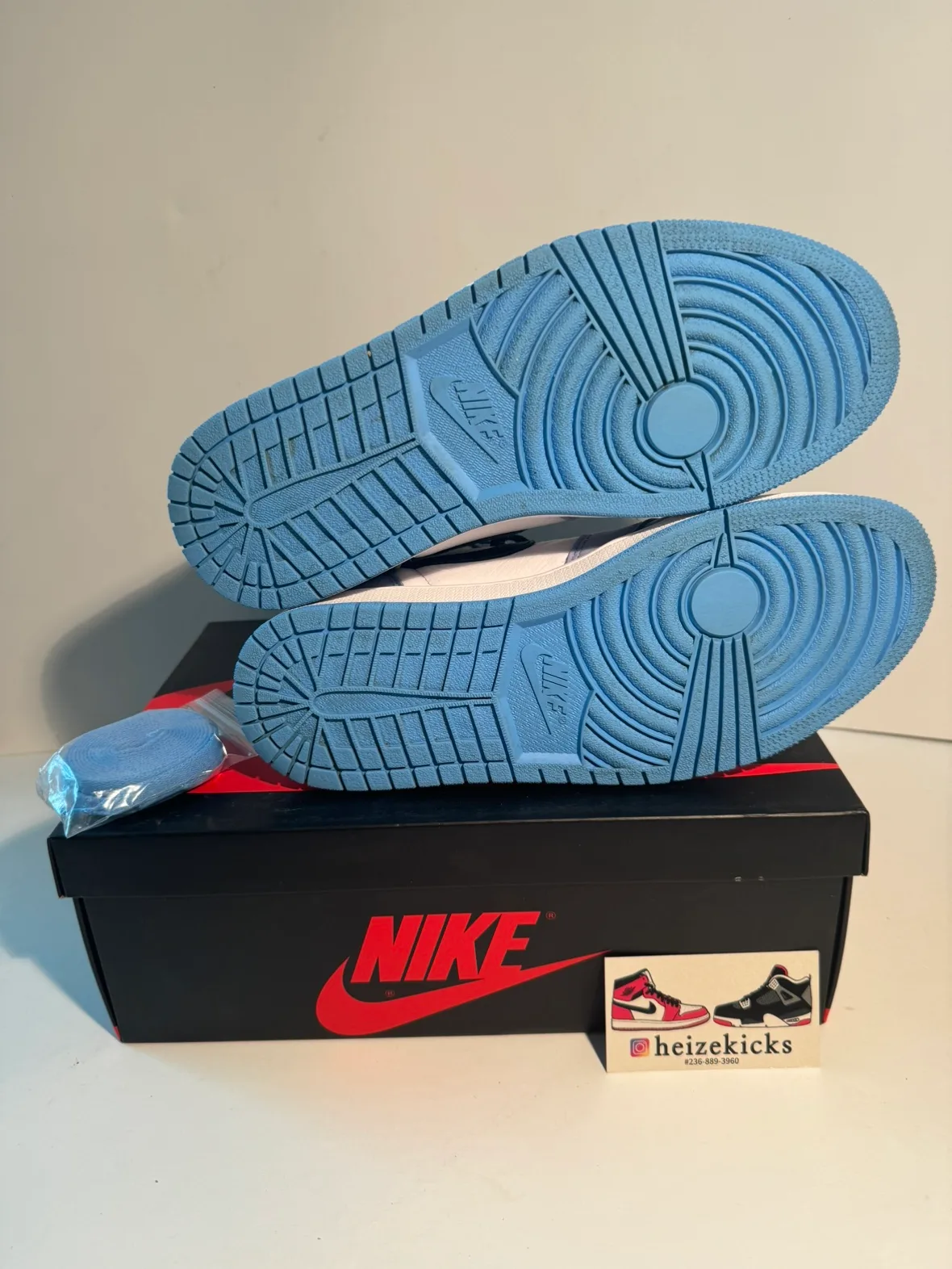 Jordan 1 High University Blue size 9 image indicator(5)