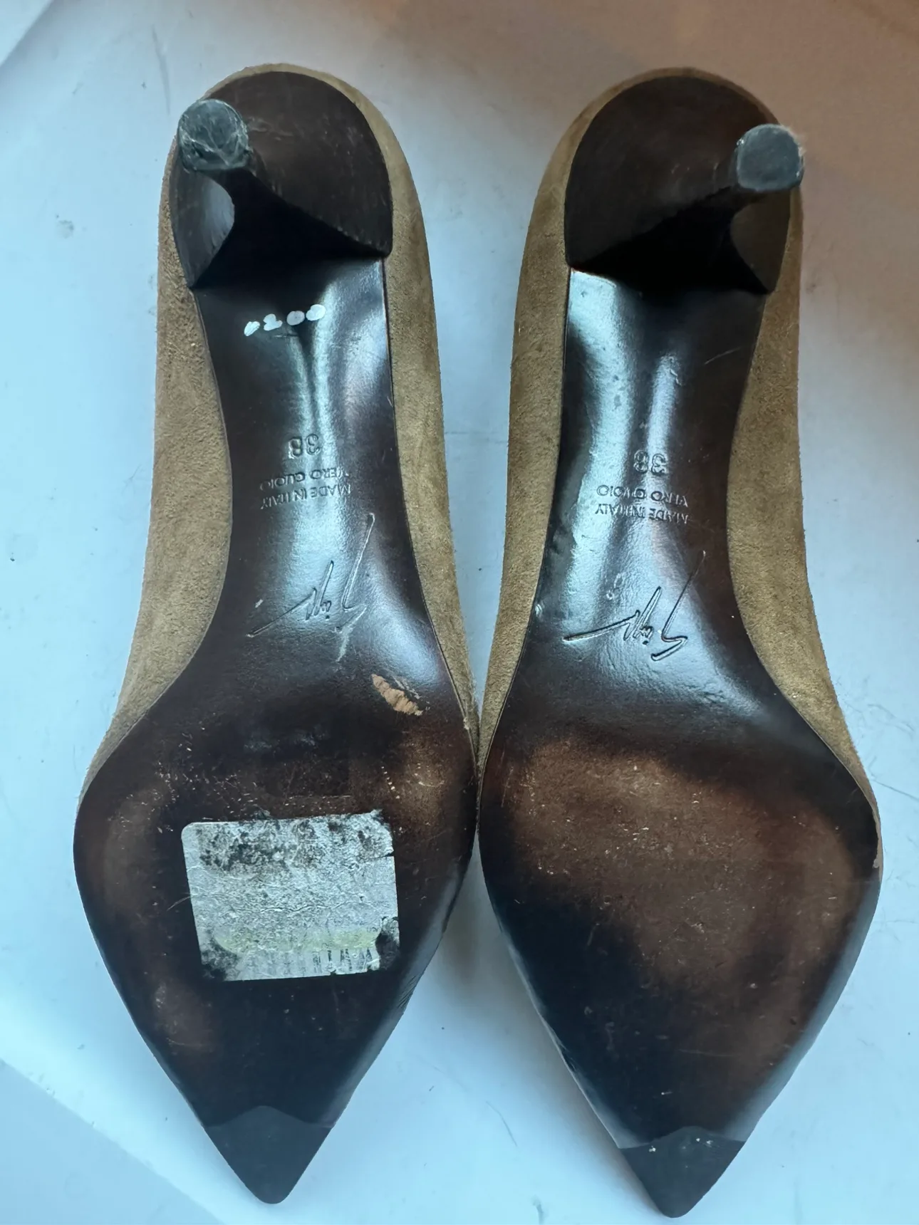 Damaged Giuseppe Zanotti size 7.5 heels image indicator(2)