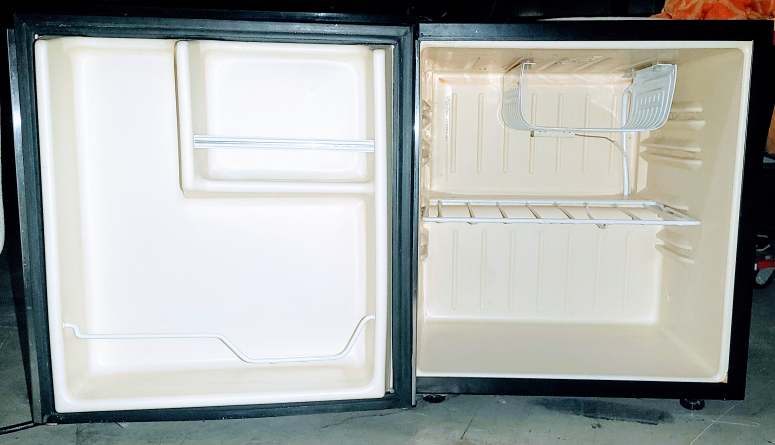 Igloo mini fridge