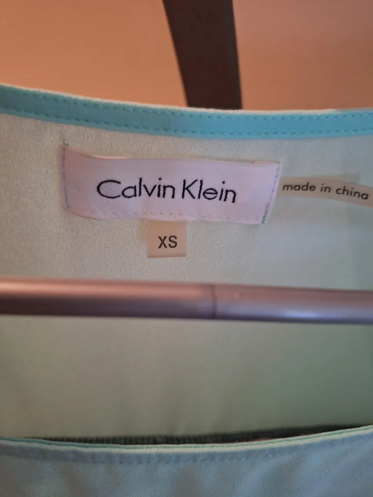 Calvin Klein Top Size XS image indicator(2)