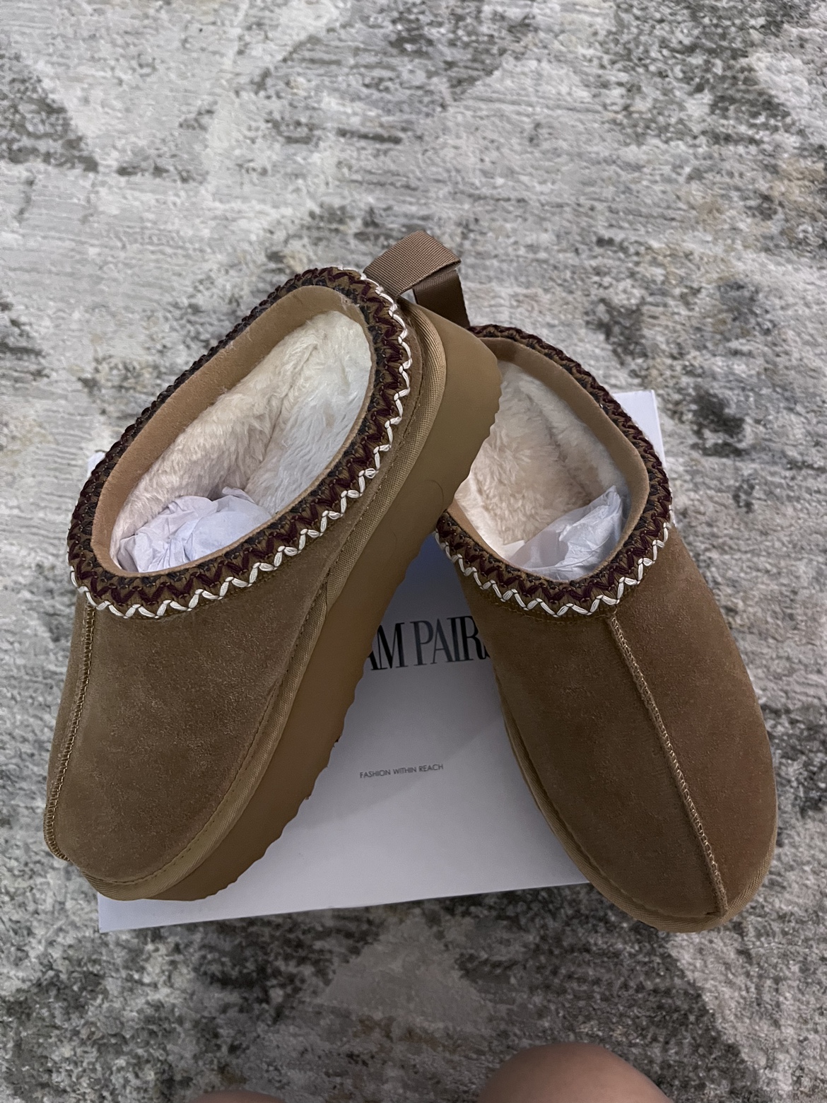 BNEW - UGG (dupe) Platform slip on shoes - Size 8