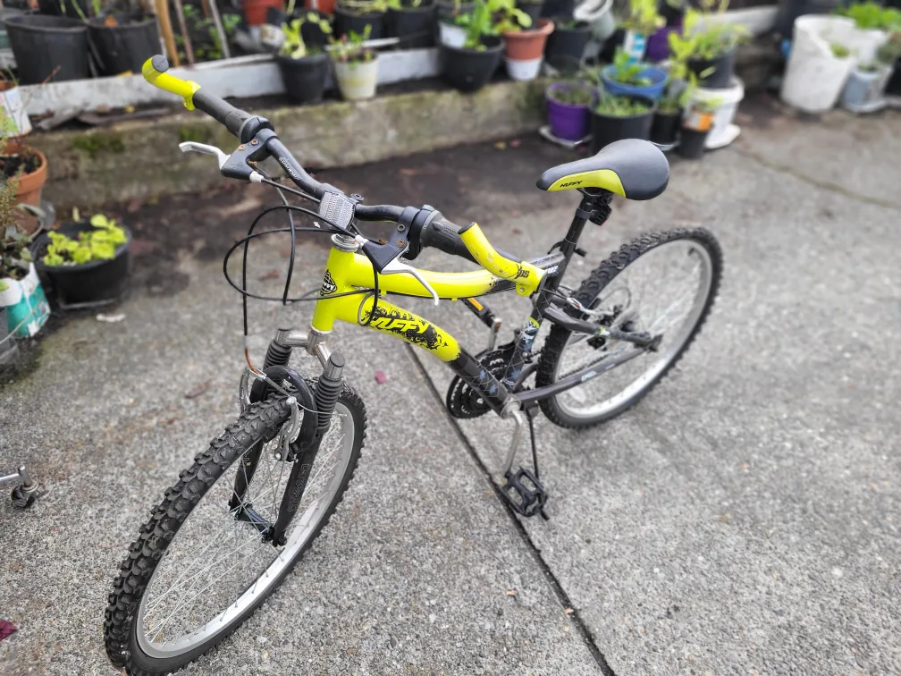 Huffy Mountain Bike - 18 Speed image indicator(10)