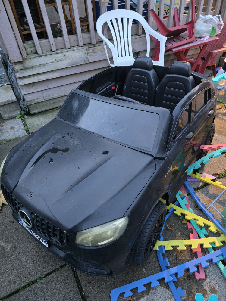 #freecycle Mercedes-Benz Kids Ride On Car