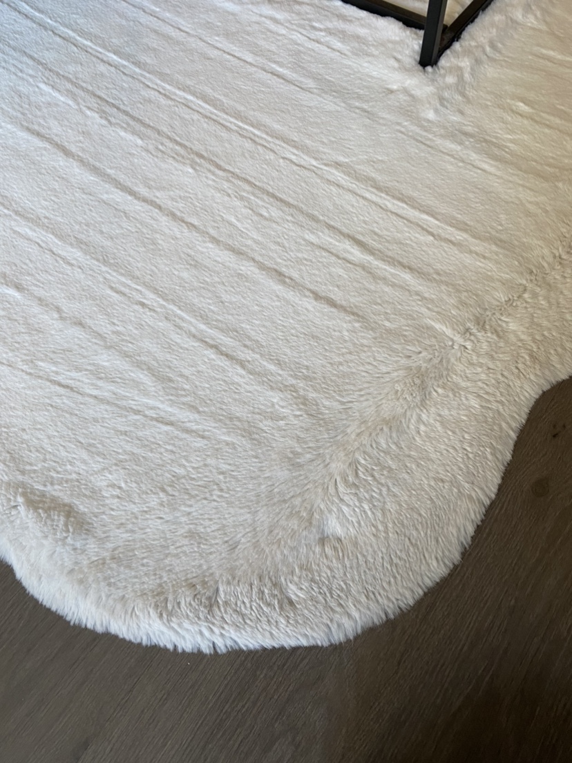 White Fur Rug - photo 3