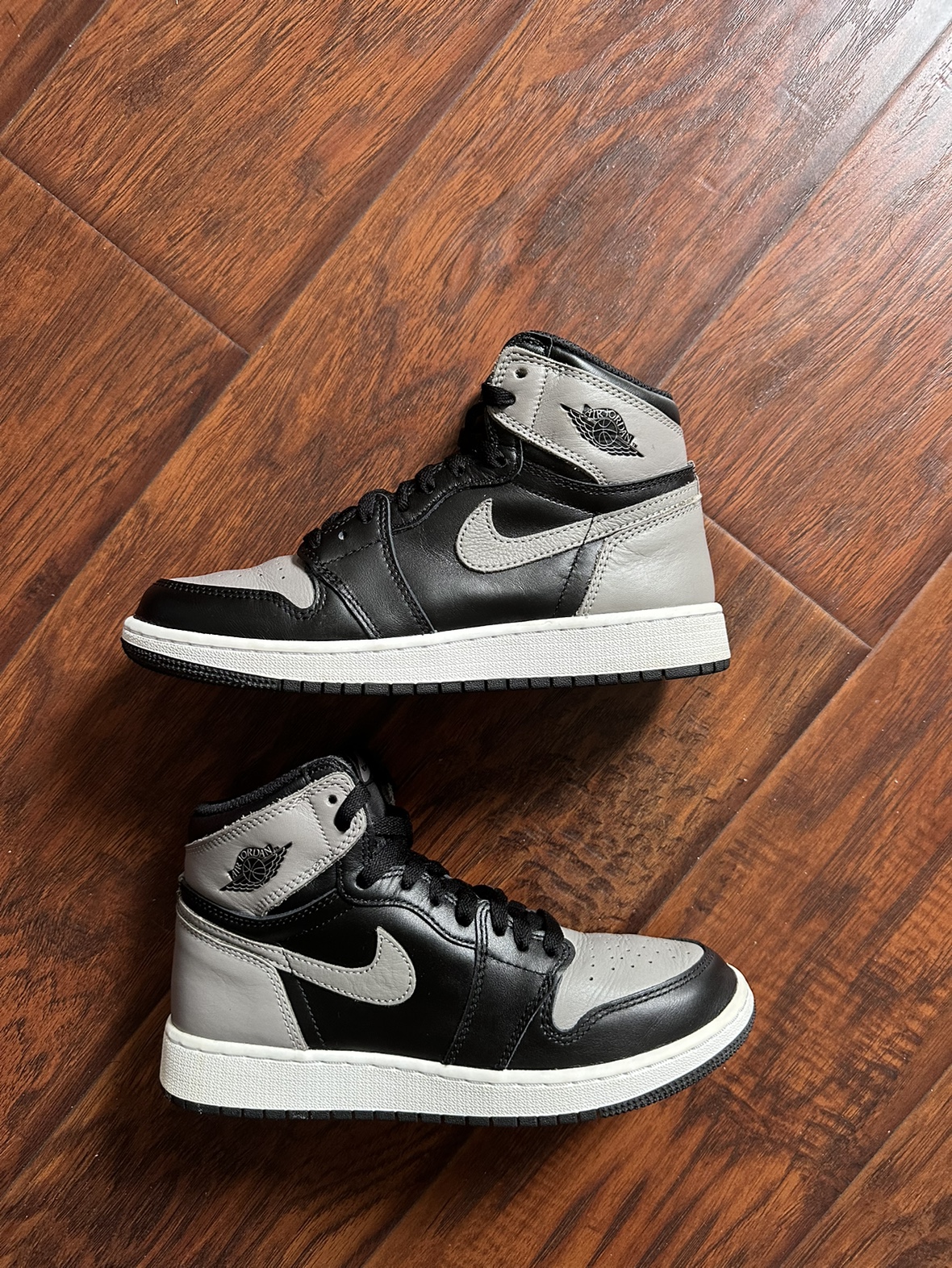 Jordan 1 Shadow (2018) - Size 7.5 women’s/ 6 men’s - photo 2