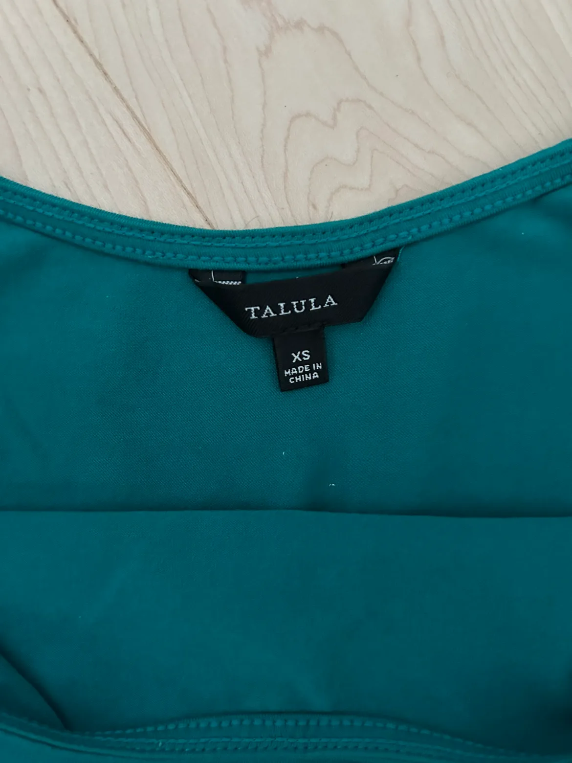 Talula / Aritiza Green Crop Top image indicator(2)