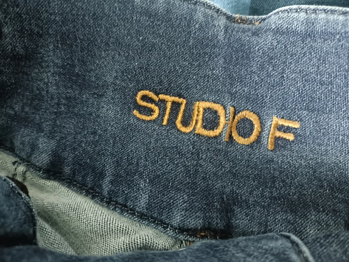 Studio F Jeans image indicator(4)