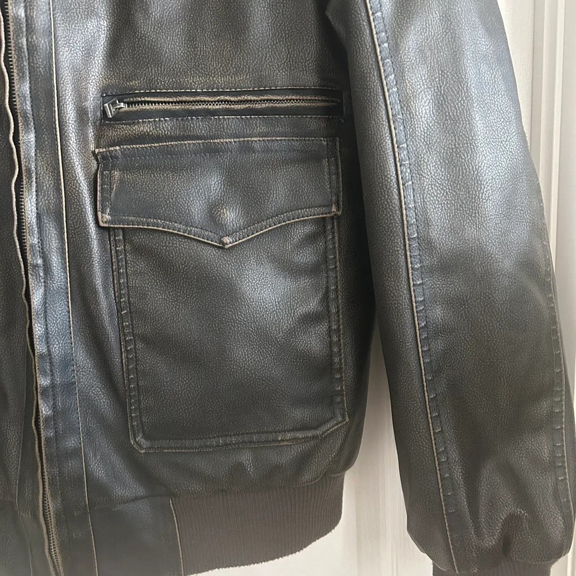 NWT Denver Hayes Vintage Leather Jacket image indicator(3)