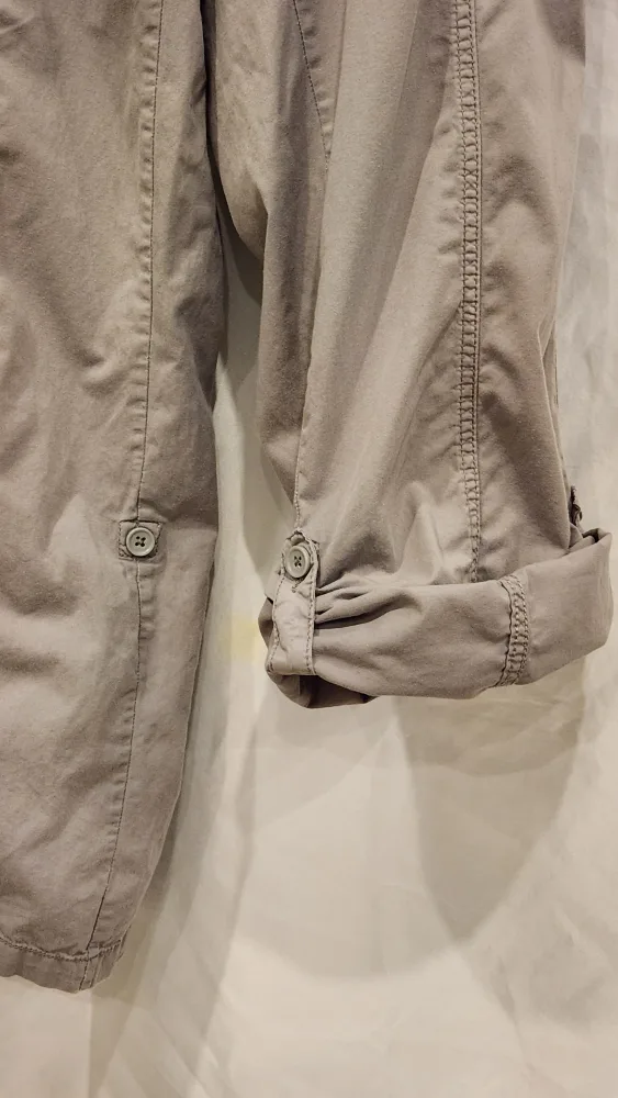 Joe Fresh Women's Size 10 Grey Cargo Pants image indicator(3)