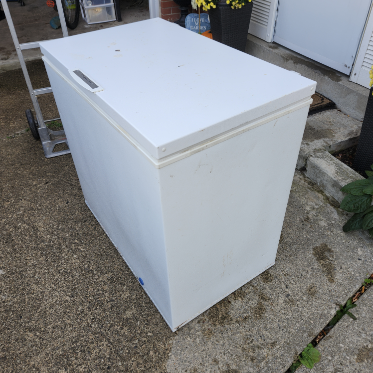 Frigidaire Chest Freezer - photo 2