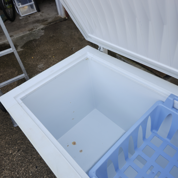 Frigidaire Chest Freezer - photo 3