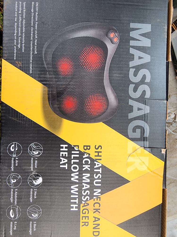 Shiatsu neck and back massager