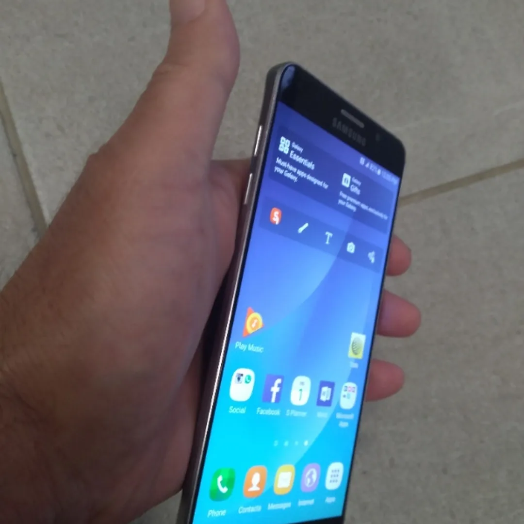 Samsung Galaxy Note 5 - Black #freecycle