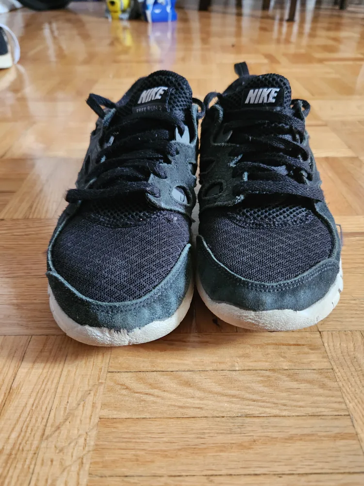 Nike Free Run 2 Black Running Shoes - Size 5Y image indicator(4)
