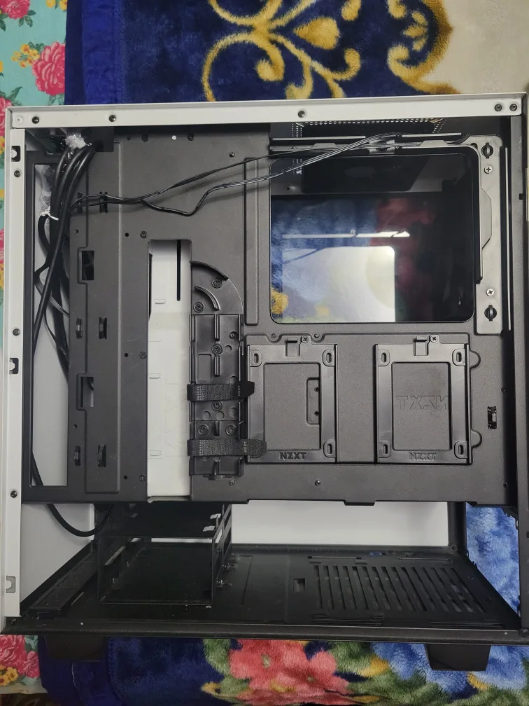 Nzxt H510 White Gaming Pc Case GOOD CONDITON CLEANED image indicator(6)